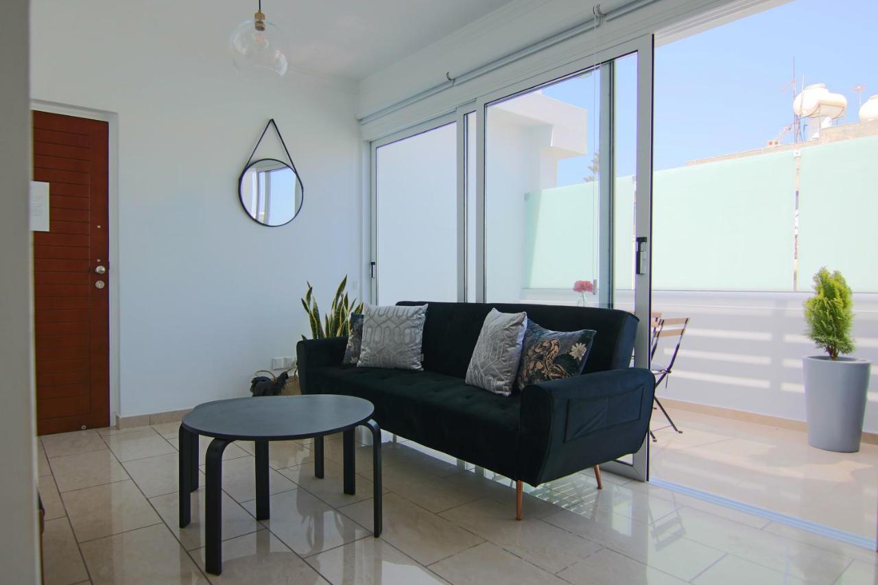 Phaedrus Living: Seaside Luxury Flat Lighthouse 62 Leilighet Paphos Eksteriør bilde